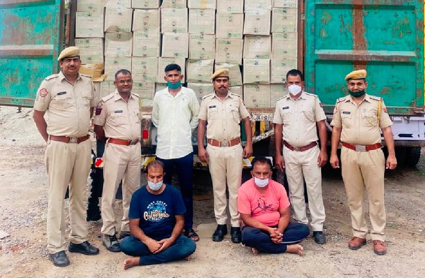 कंटेनर सहित डेढ़ करोड़ रुपए का माल लूटने वाले दो बदमाश गिरफ्तार