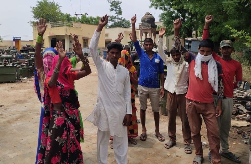 Badam Vidyut Nigam, Dalit locality could not get electricity in front of bullies