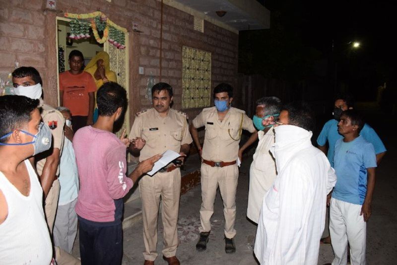 विवाद के बाद घरों पर पथराव, दो चोटिल