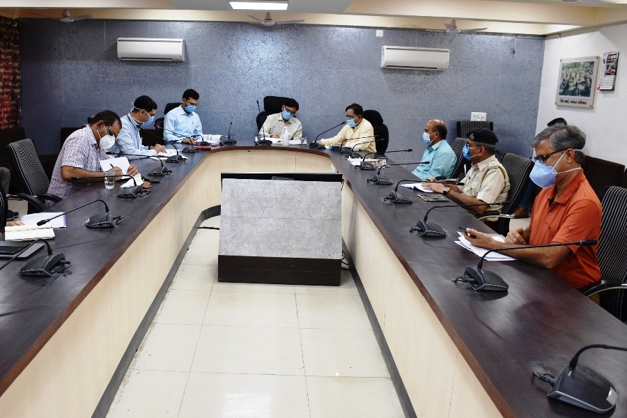 Gujarat: स्वास्थ्य सुविधाएं बढ़ाकर कोरोना पर पाना होगा काबू, बनासकांठा जिले के प्रभारी सचिव का दौरा