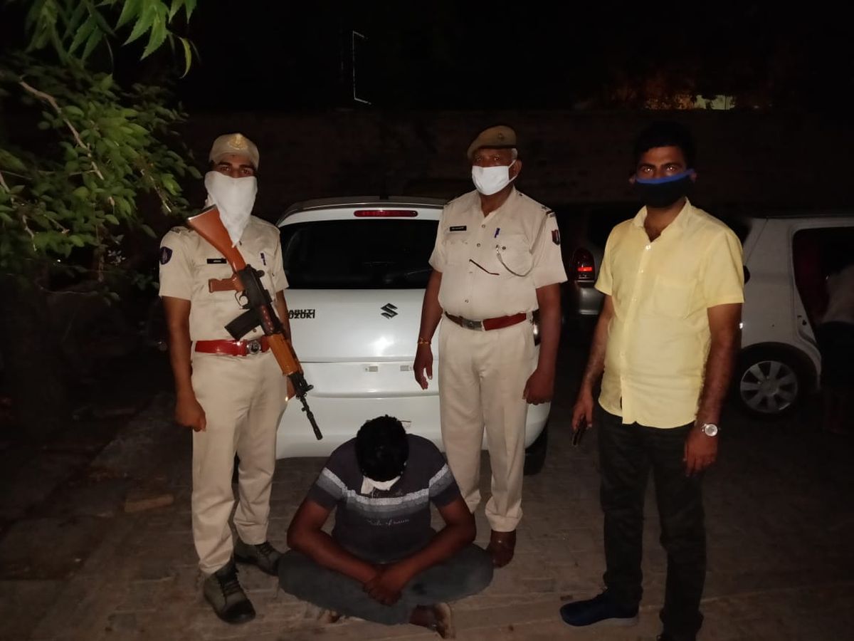 सांचौर में मिली चोरी की कार, एक गिरफ्तार