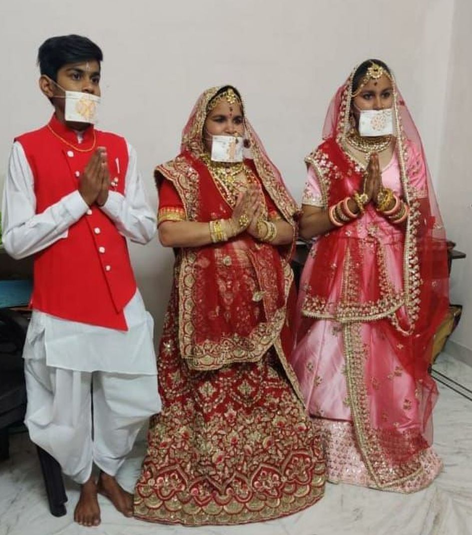 सांसारिक मोह माया छोड़ कर मां पुत्र पुत्री ने की भागवती दीक्षा अंगीकार