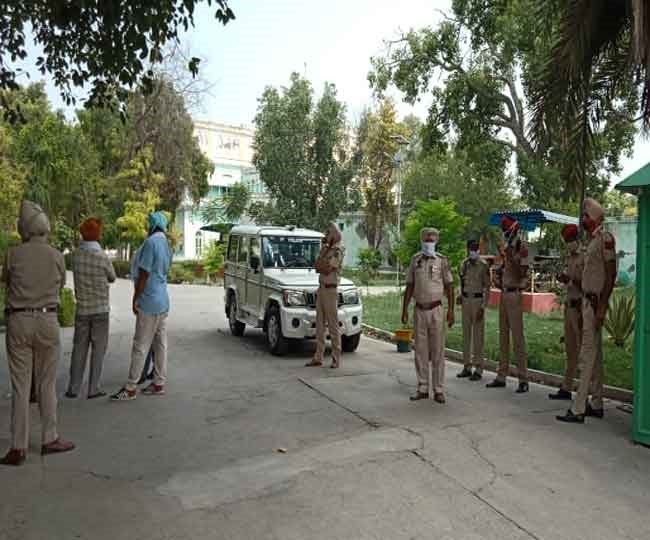 फरीदकोट में राजमहल पर कब्जे का प्रयास करने पर तैनात पुलिस