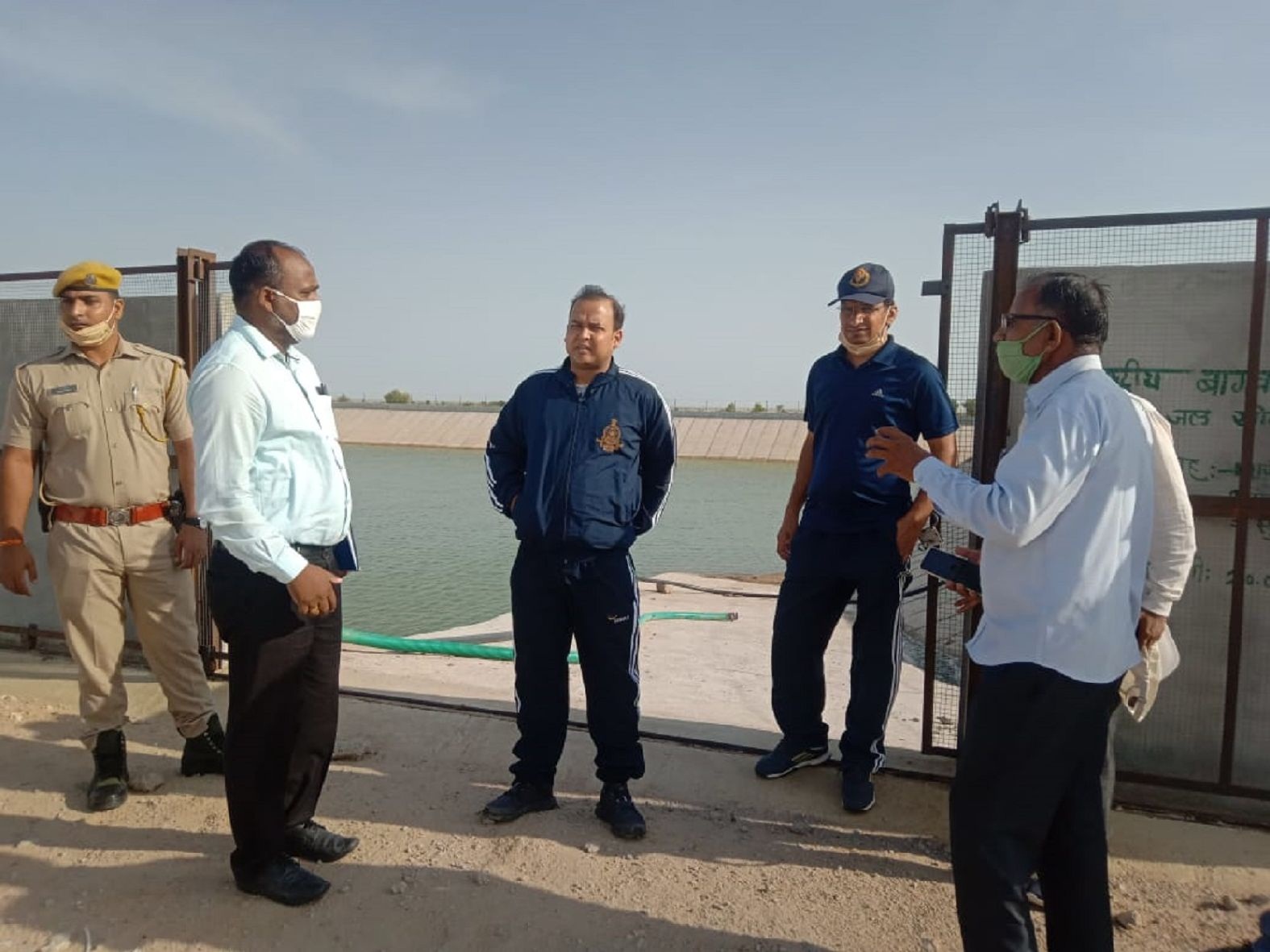 Video: कलक्टर ने रामगढ़ क्षेत्र में टिड्डी नियंत्रण गतिविधियों का अवलोकन किया