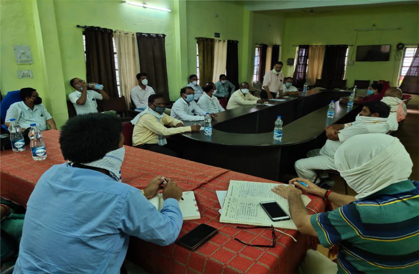 Meeting held in district panchayat