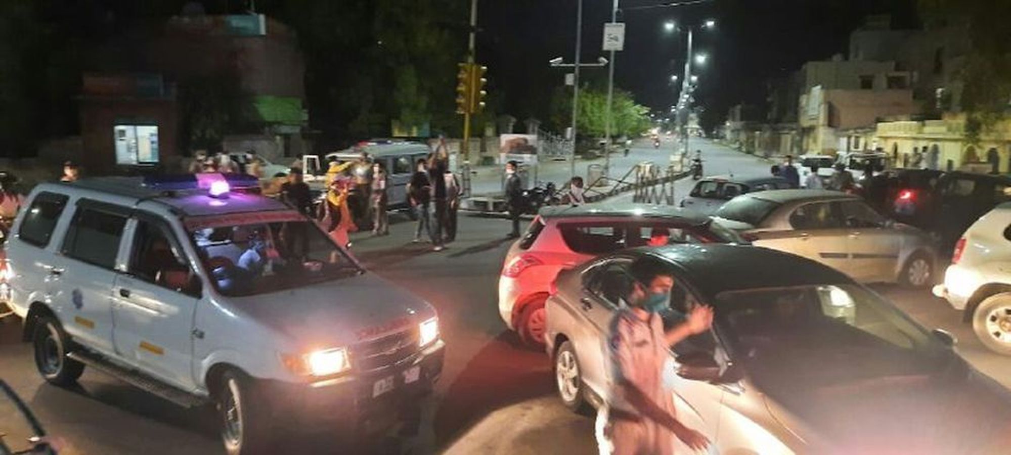 Challans of vehicles that came out on the streets late at night