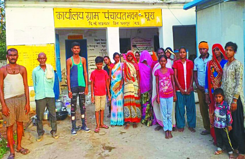 Poor people are forced to stay in Panchayat Bhawan, without breaking compensation