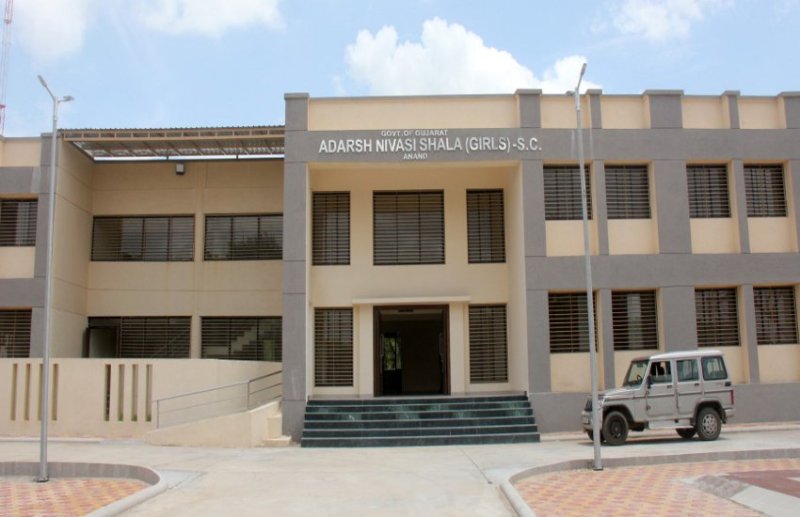 बाकरोल में आदर्श निवासी शाला का लोकार्पण