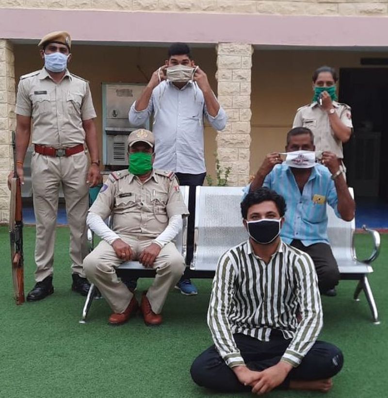 सोशल मीडिया पर दोस्ती कर ब्लैकमेल करने का आरोपी गिरफ्तार