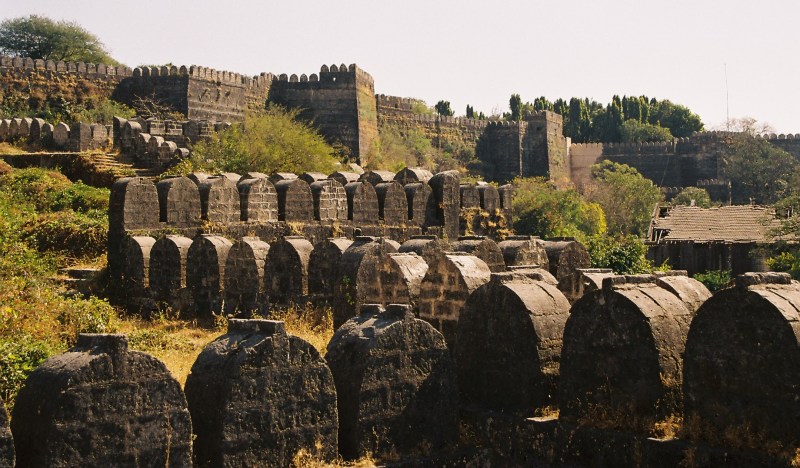 Gujarat: गुजरात को बनाना है वर्ल्ड टूरिस्ट डेस्टिनेशन