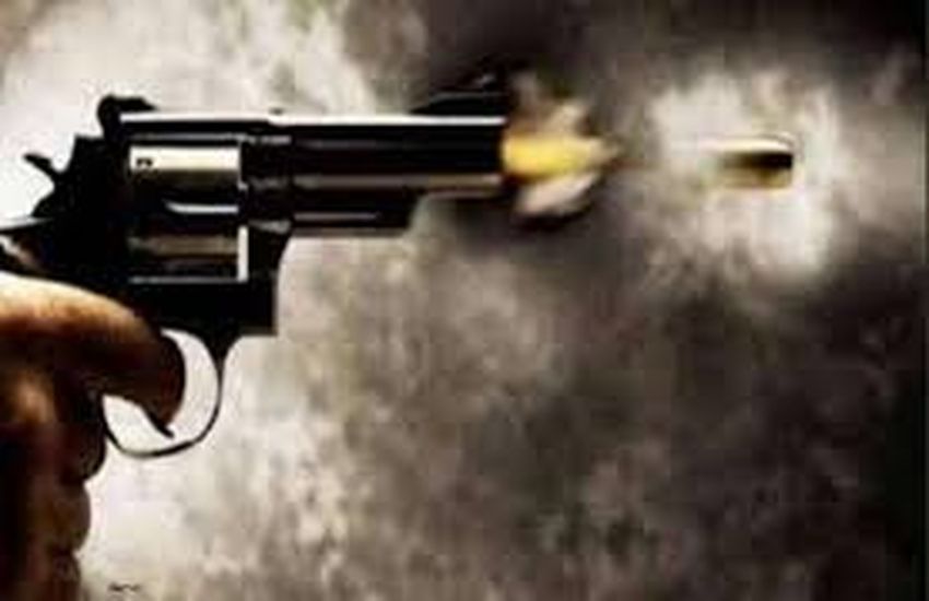 FIRING : पचास-पचास हजार रुपए में उत्तरप्रदेश के दो शूटरों को दी थी सुपारी