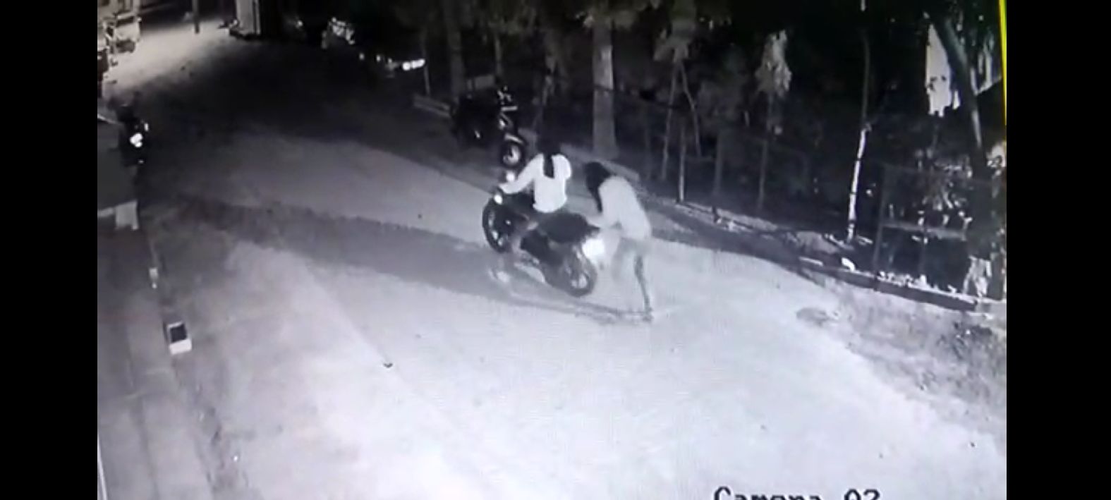 जैसलमेर की इंदिरा कॉलोनी से एसयूवी और बाइक उड़ा ले गए चोर