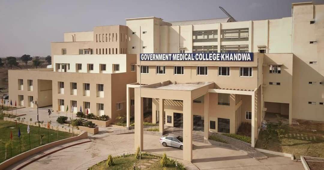,जेआर, एसआर जा रहे मेडिकल कॉलेज छोड़कर, हुई डॉक्टर्स की कमी