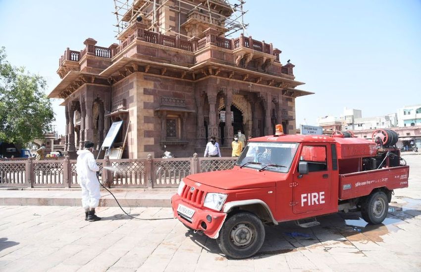 सरकार देती नहीं है और निगम खरीद नहीं रही हाइपोक्लोराइट