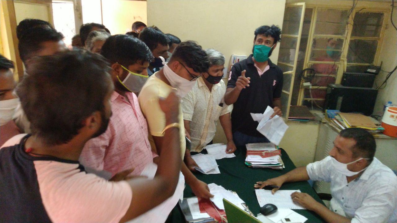 किसी उपभोक्ता के आठ रुपये तो किसी के पचास हजार रुपये का आया बिजली बिल…