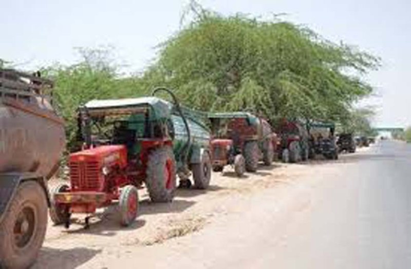 नहरी जल हाइड्रेंटों पर टैंकर भरवाने वाले कर्मचारियों पर भ्रष्टाचार के आरोप