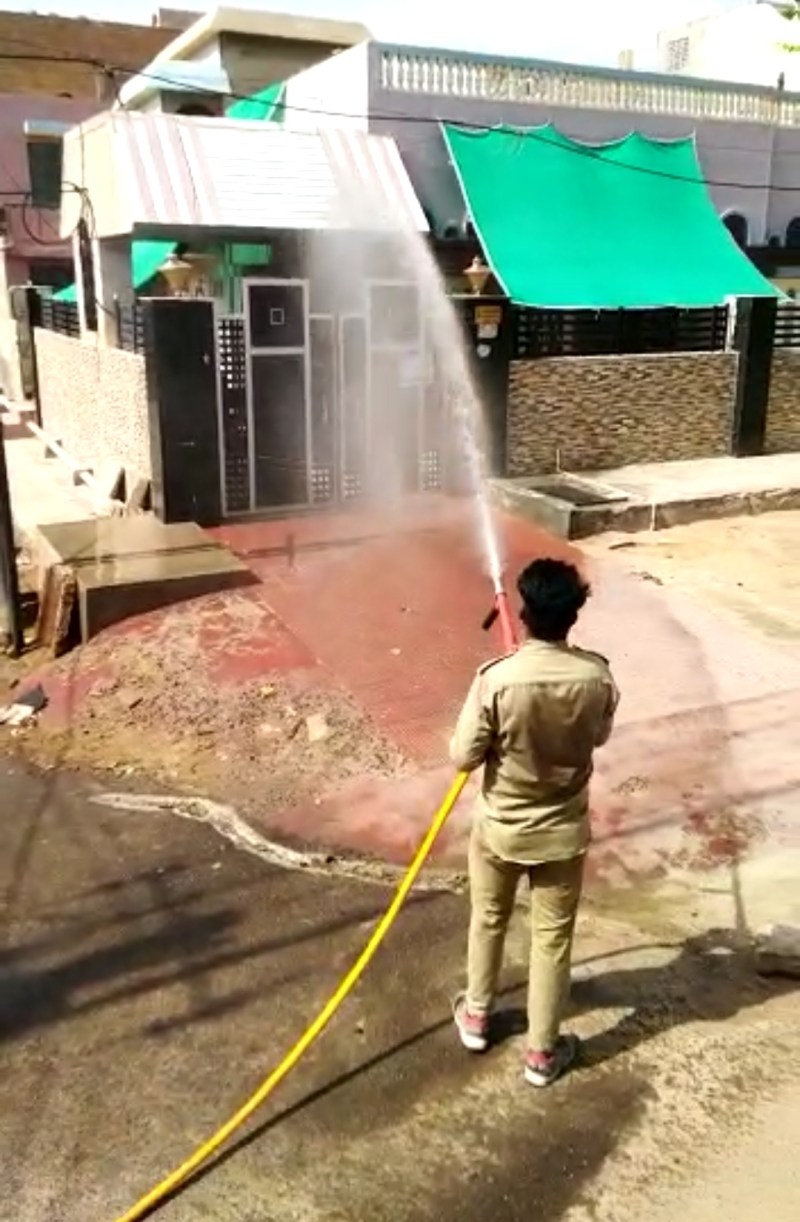 कोरोना ने बढ़ाई चिंता, सेनेटाइजेशन के लिए दोगुने किए स्प्रे वाहन