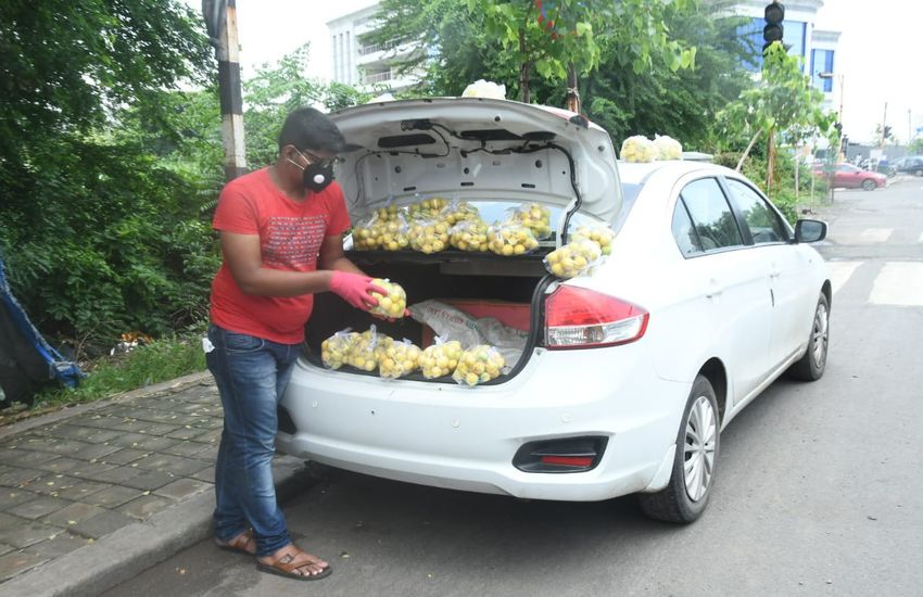 Surat/ कोरोना इफेक्ट : लूम करखानेदार नींबू बेचने को मजबूर
