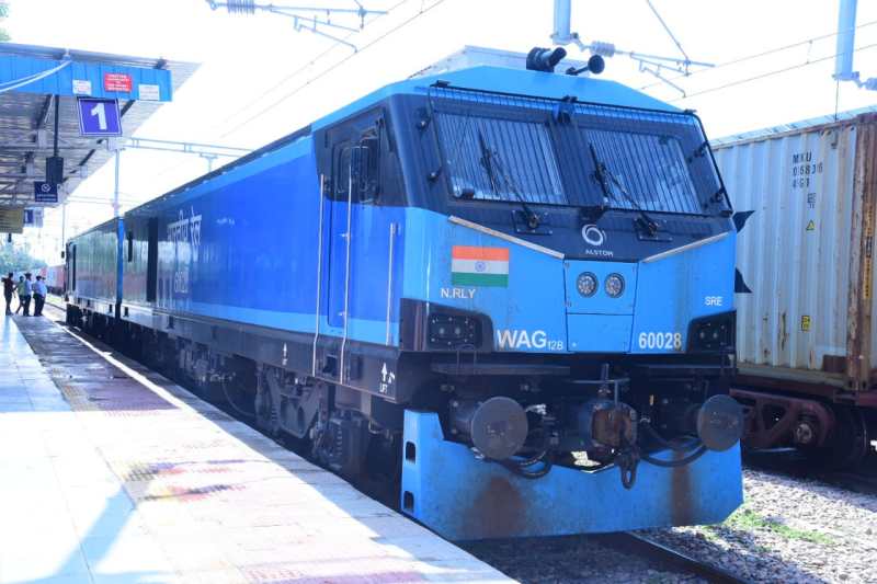 120 किलोमीटर प्रति घंटे की रफ्तार से दौड़ेगा इंजन