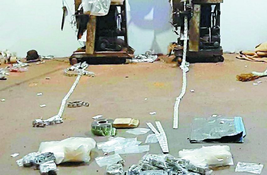 Fake gutkha and tobacco being made in godowns, are also sought from Gwalior-Mahoba