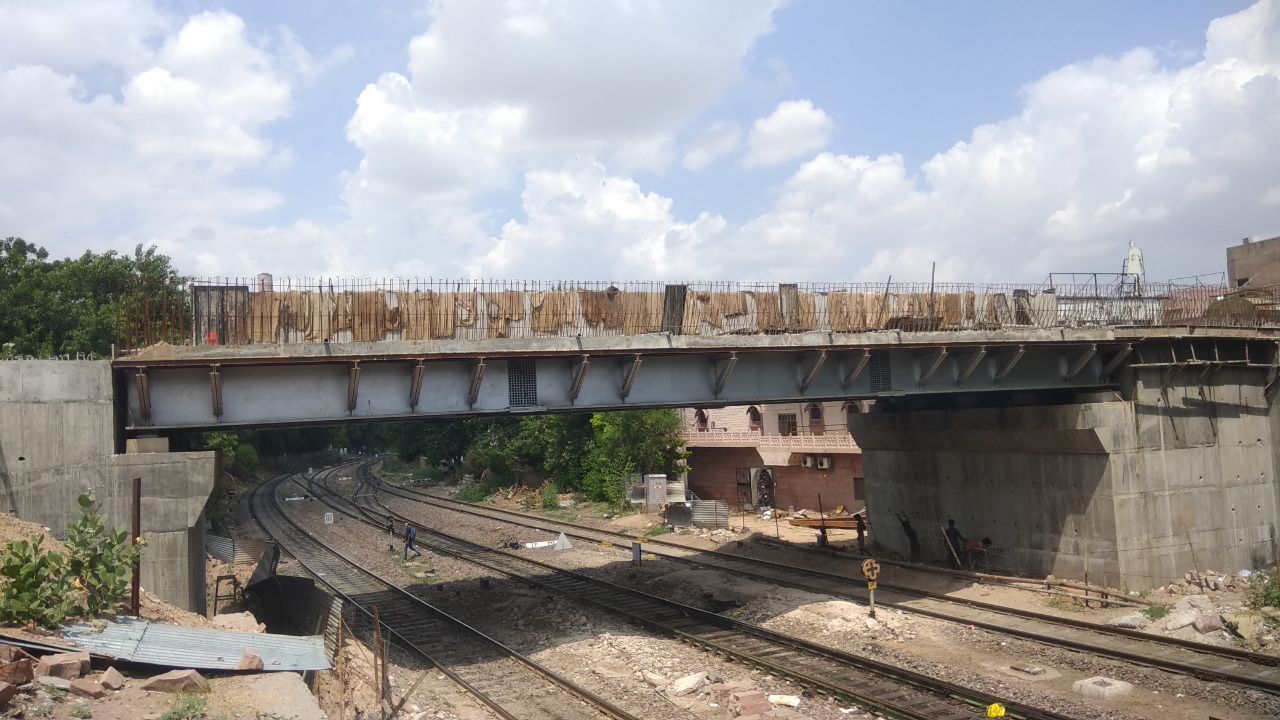 RAILWAY--कोरोना से थमा मोहनपुरा पुलिए का निर्माण, अब सितम्बर में चालू होने की उम्मीद