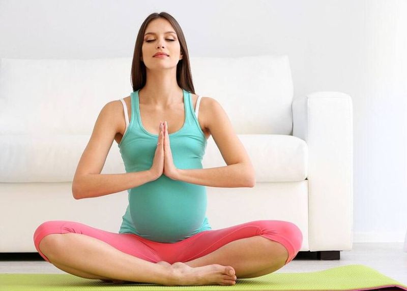 सुरक्षित प्रसव और स्वस्थ शिशु के लिए गर्भवती महिलाओं के लिए योग है वरदान