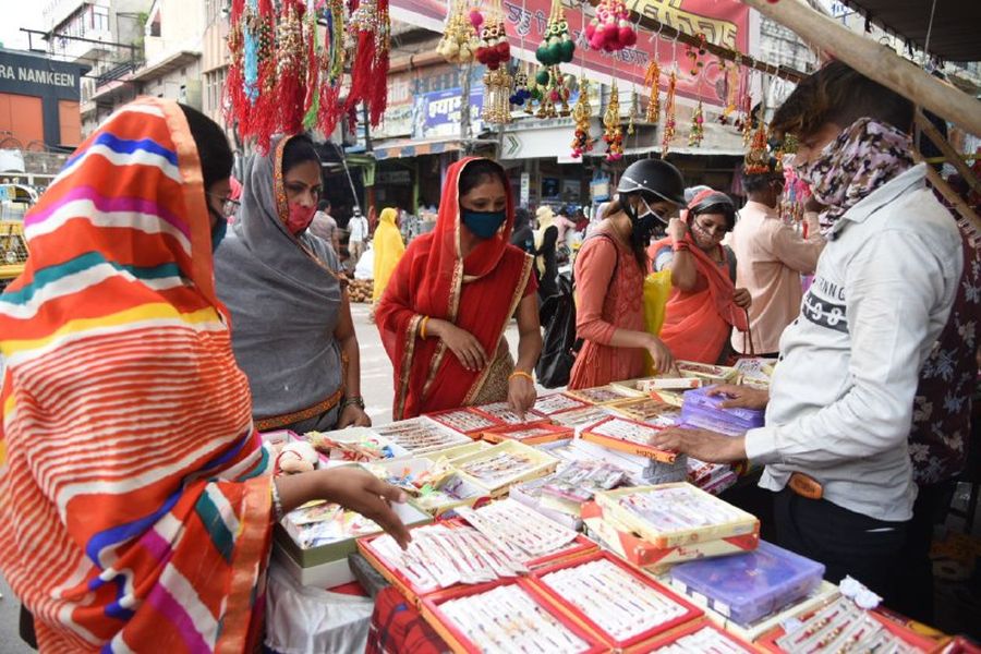 भद्रामुक्त समय में बंधेंगी स्नेह की डोर