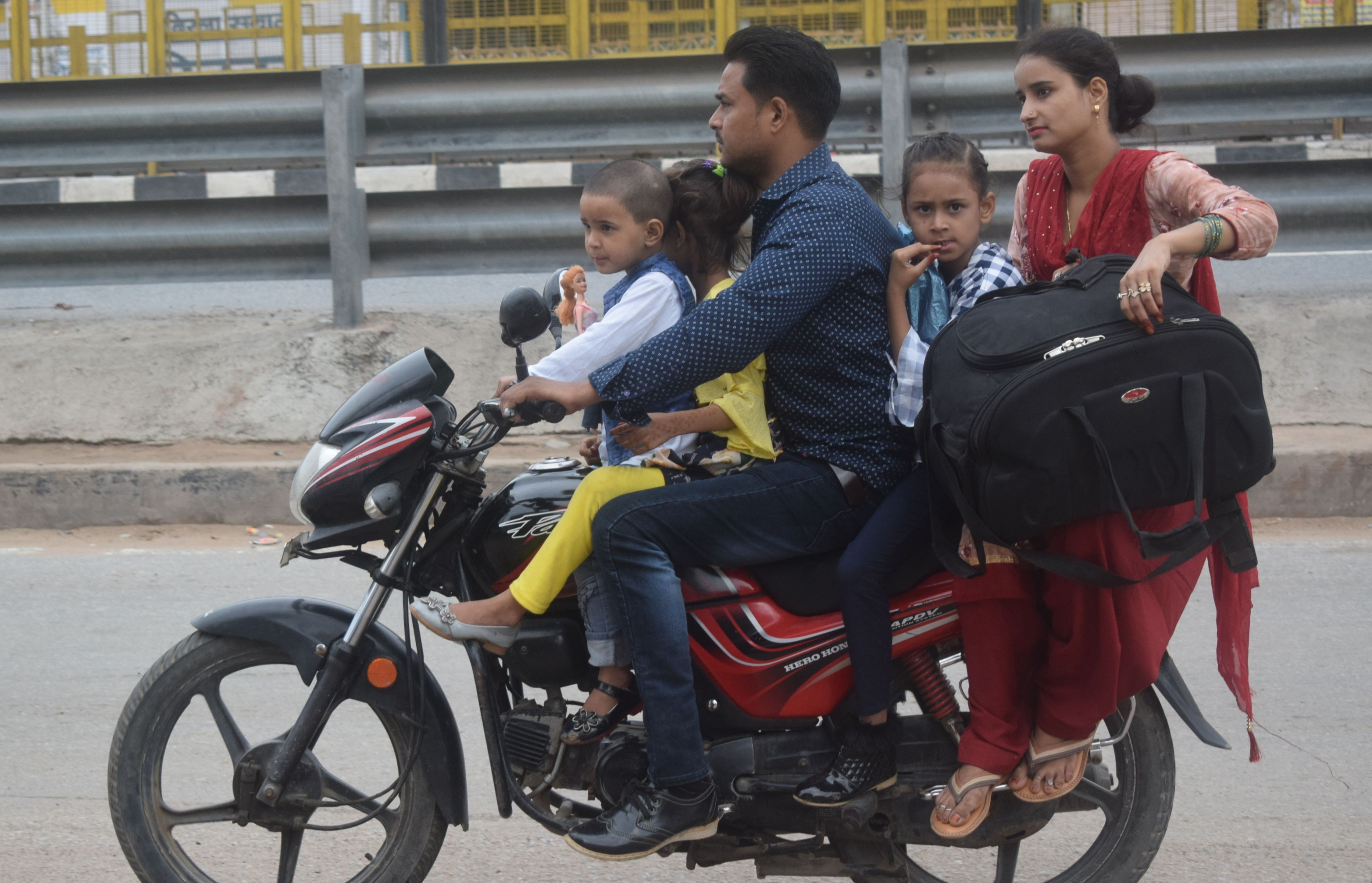 Govt issues new guidelines for safety of children riding on a motor cycle in MoRTH draft rules 