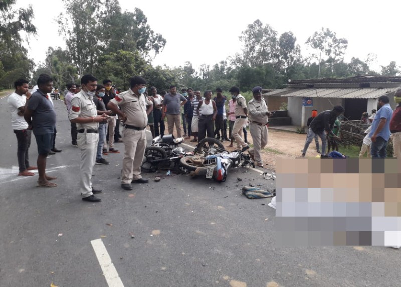 राखी बांधने जाते भीषण सडक़ हादसे में 2 मासूम बेटियों समेत 3 की मौत, पति-पत्नी समेत 4 घायल