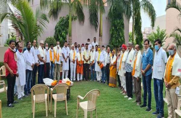 चित्तौडग़ढ़ में भाजपा नगर मंडल की ओर से विधायक चन्द्रभान सिंह कारसेवकों का सम्मान करते हुए।