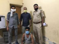 ससुराल से नकबजन गिरफ्तार, साथी की गुजरात में तलाश