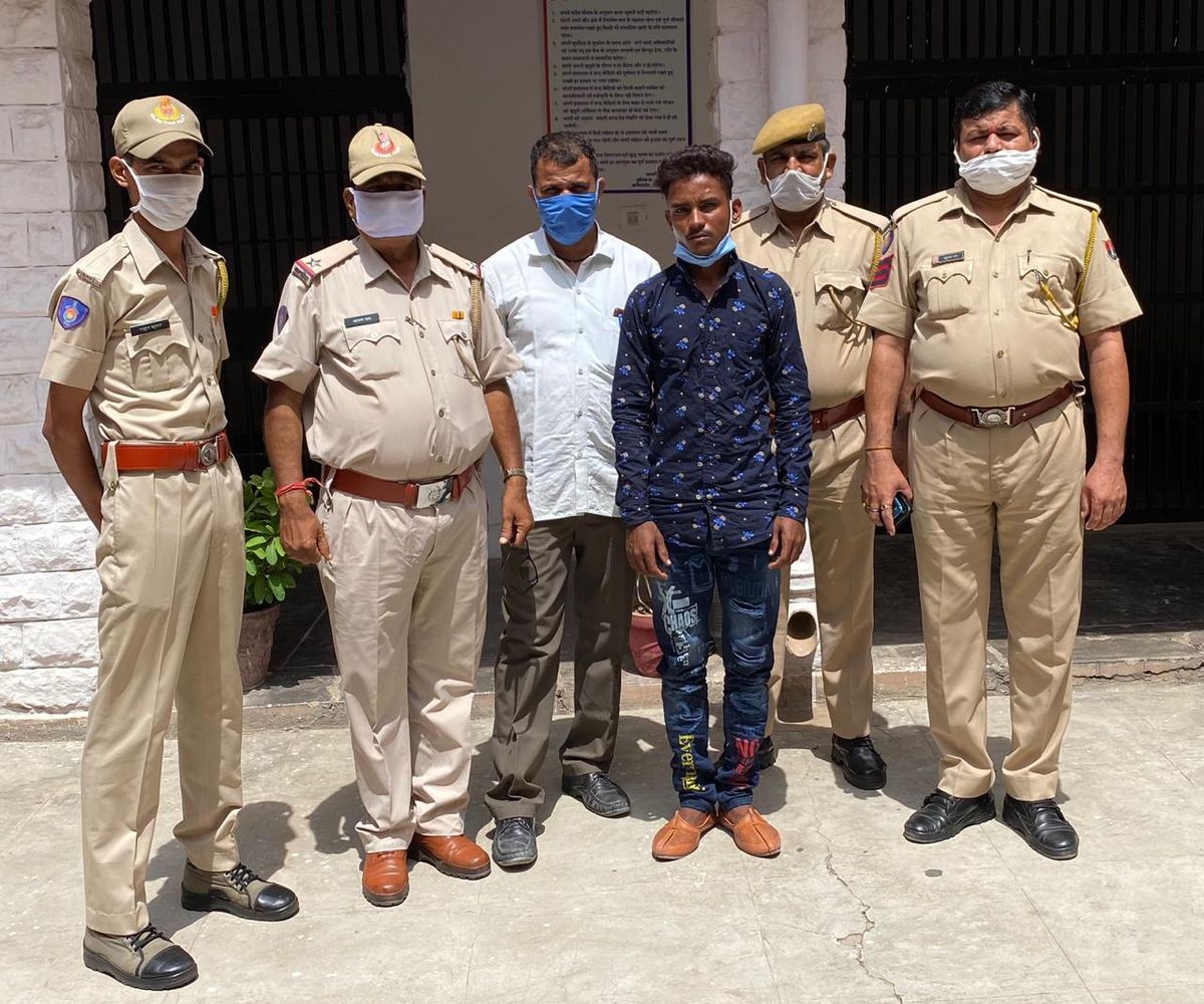 रेस्टोरेंट में चोरी का आरोपी गिरफ्तार