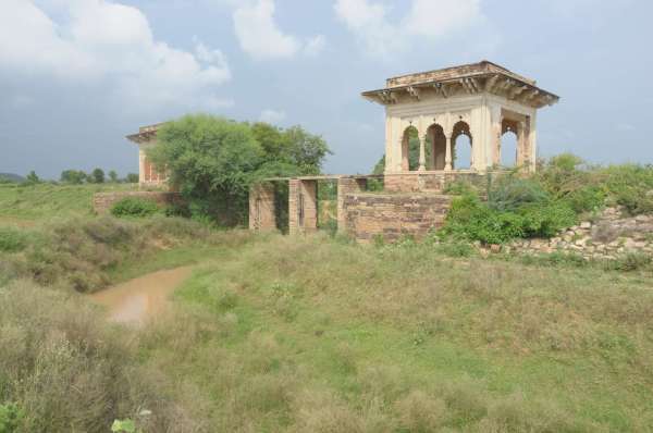 तोपखाना बांध