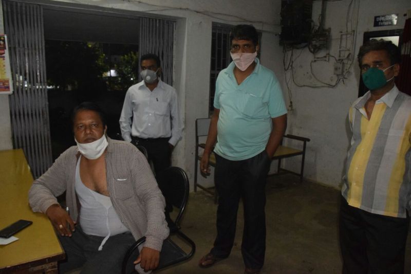 ये जूनियर डॉक्टर हैं कि गली छाप गुंडे? वृद्ध की जान गई थी, आप परिजन को कमरे में बंद कर पीट रहे थे