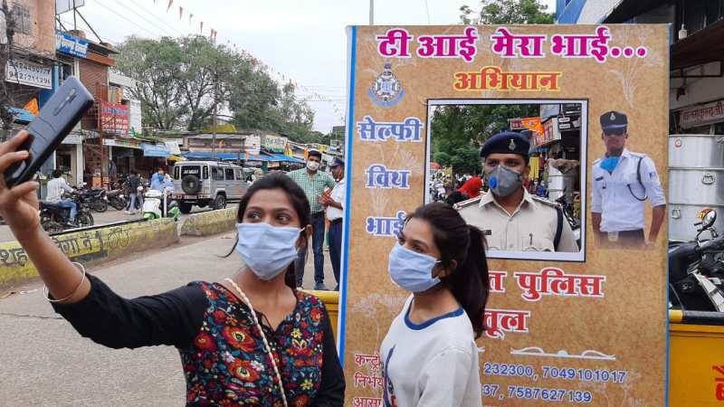 यातायात पुलिस ने चलाया 'टीआई मेरा भाई अभियान'