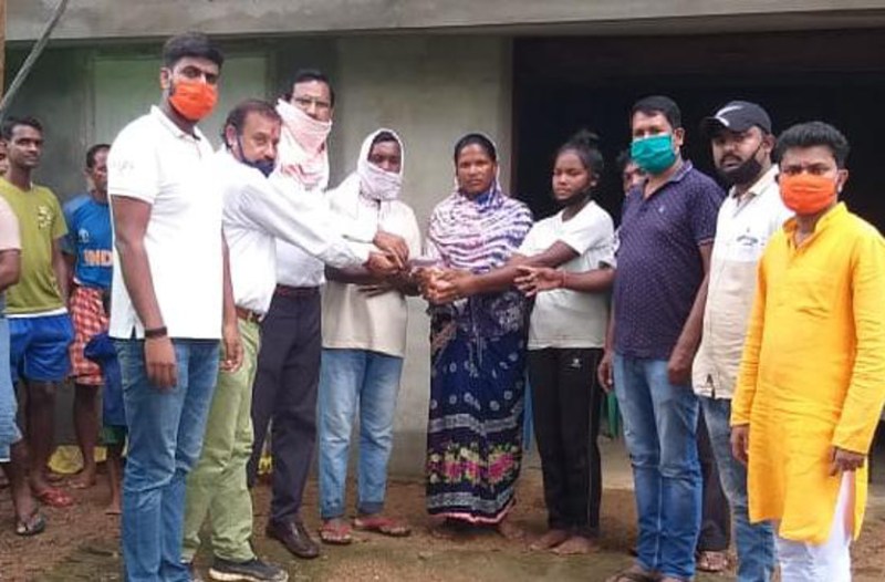 राष्ट्रीय खिलाड़ी नेहा का खेत में रोपा लगाते वीडियो हुआ था वायरल, पिता ने गिरवी रखी थी खेत, सांसद रेणुका ने की मदद