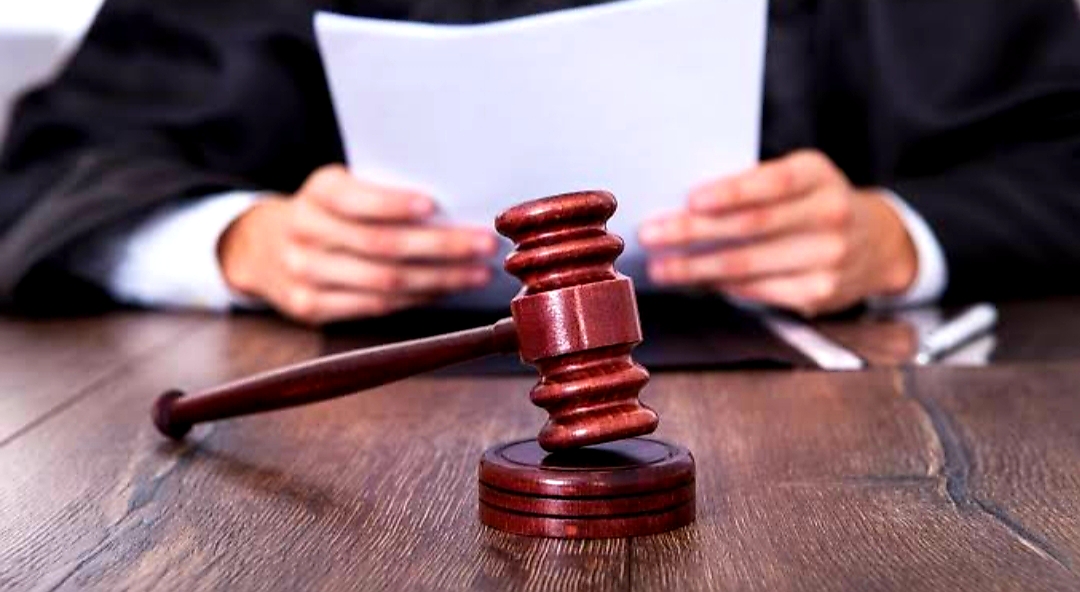 बीमा कम्पनी के प्रबंधक को छह माह का कारावास