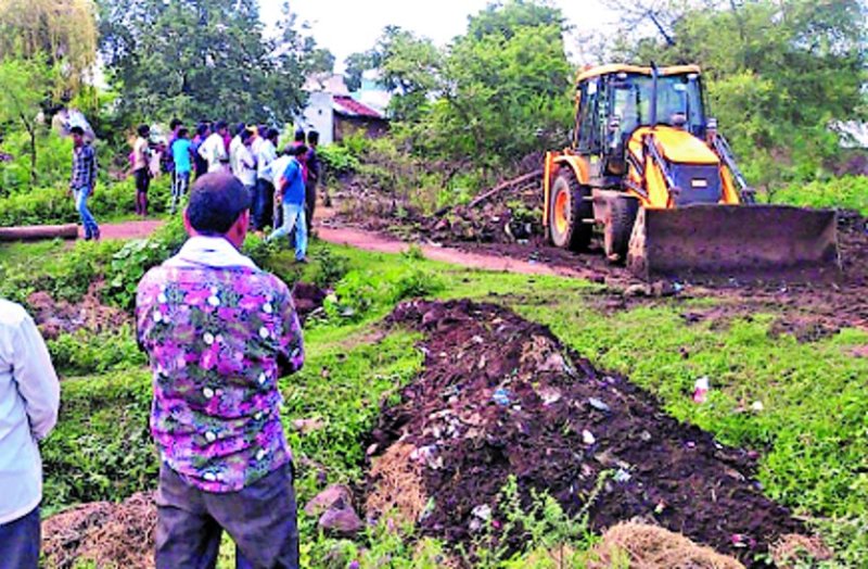 Campaign to remove encroachment in Barabaspur, JCB on encroachment with the initiative of Panchayat ...