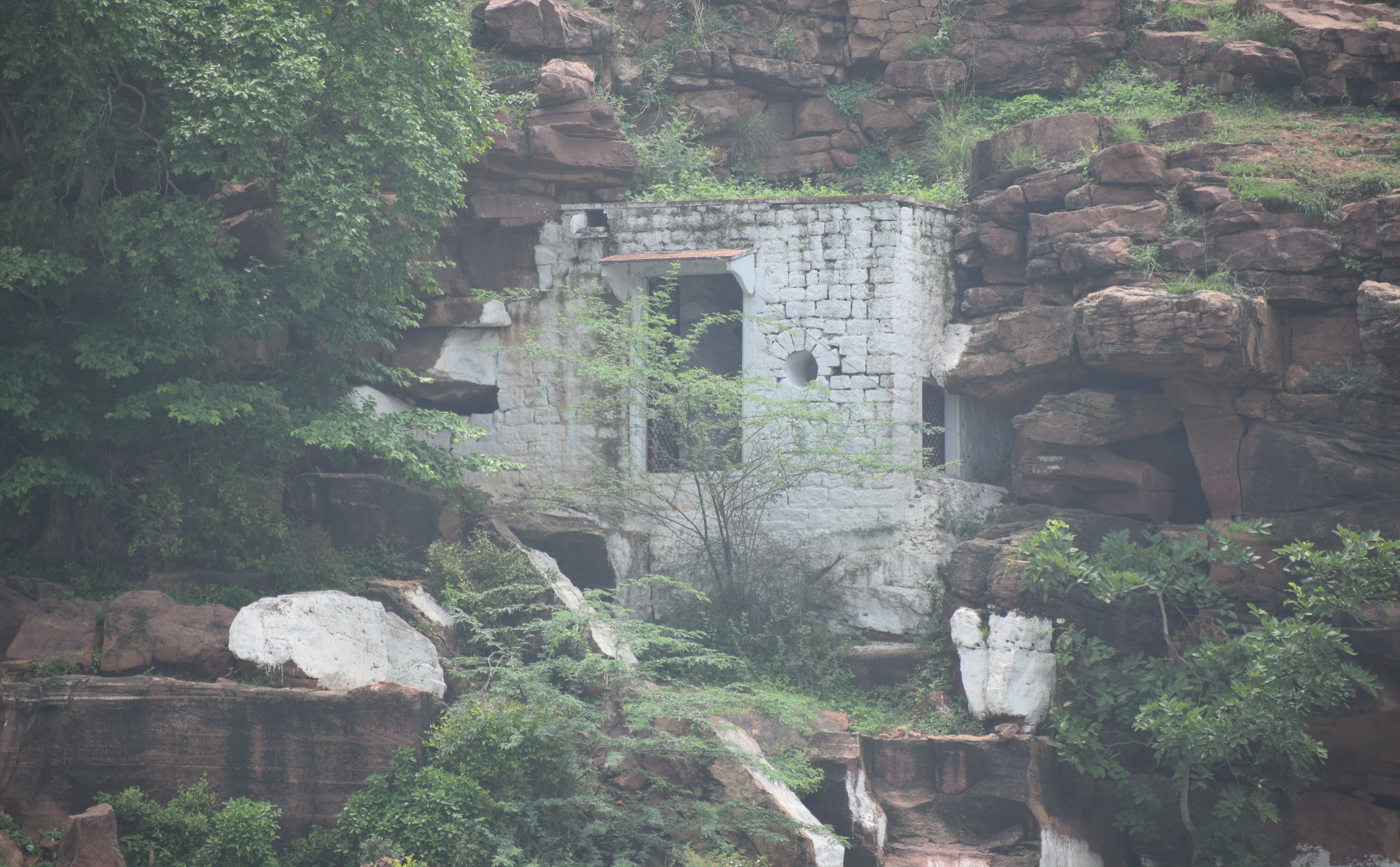  Lord Shri Krishna had made Kaliyavan devoured in this cave located in Dhaulpur