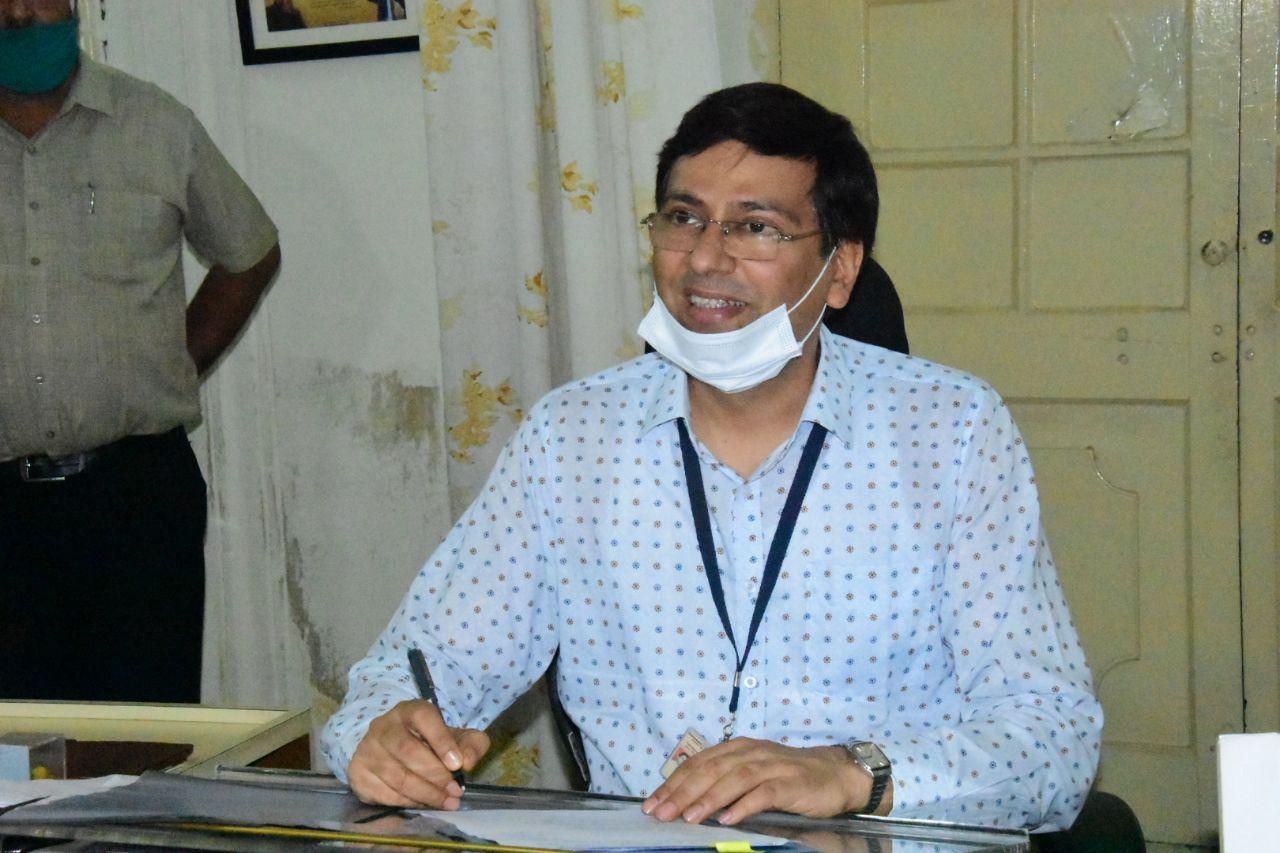 संभागीय आयुक्त ने शहरी विकास के लिए की मैराथन बैठकें