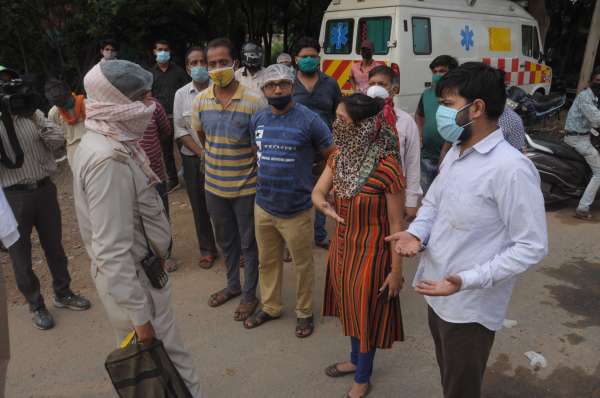 परिजनों ने किया अस्पताल परिसर में हंगामा