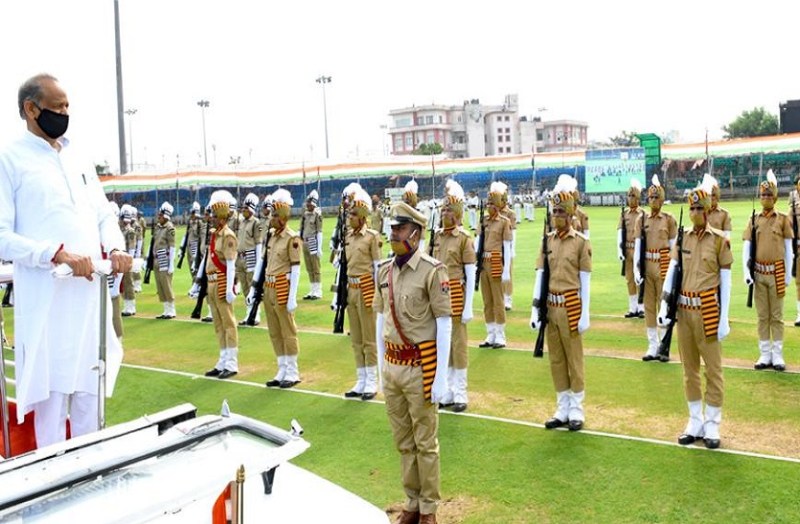 ashok gehlot hoisted national flag at SMS stadium in jaipur