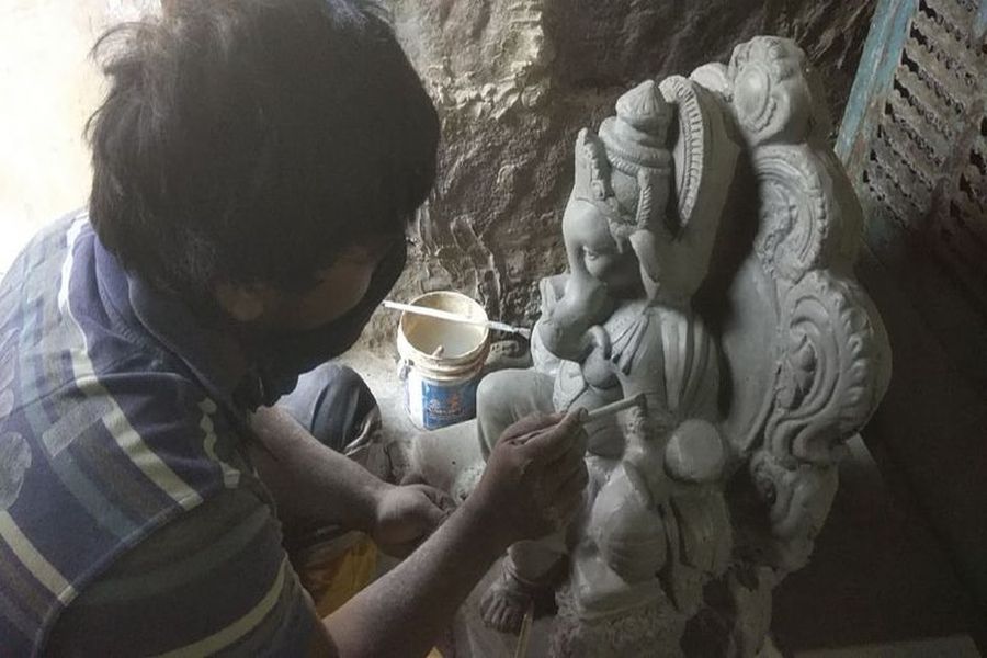 गणेश मूर्ति के निर्माणकर्ता भी आर्थिक संकट में
