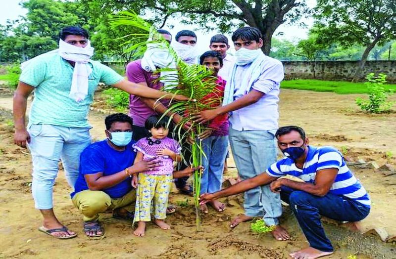 हरसाना में भक्तों ने बनाई हनुमान वाटिका, अब वानर सेना को मिलेंगे फल