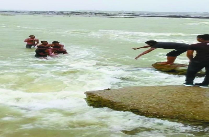 boy fall in chambal