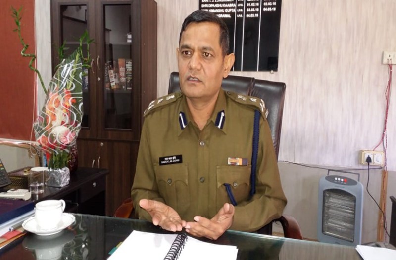 आरक्षक ने आईजी को भेजा मैसेज, लिखा- मां बहुत बीमार है ट्रांसफर कर दीजिए, आधे घंटे के भीतर लिया एक्शन