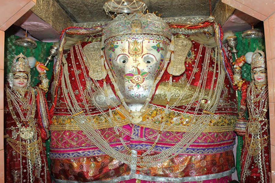 इस बार घरों में विराजेगे गणपति बप्पा