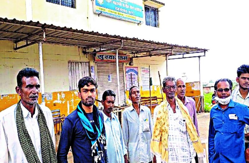 Corona bomb exploded in co-operative bank, now two employees also infected after manager, farmers panic