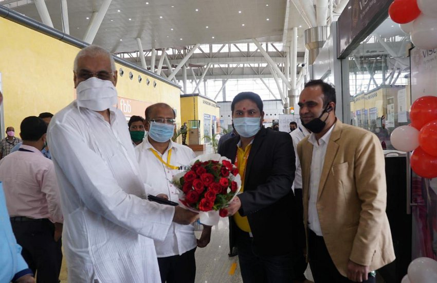 अब रायपुर में आसानी से मिलेगी एयर एबुलेंस, एयरपोर्ट में खुला दफ्तर