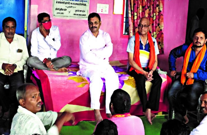 MP Pandey reached village Khauda, listened to the problems of farmers and resolved them immediately.